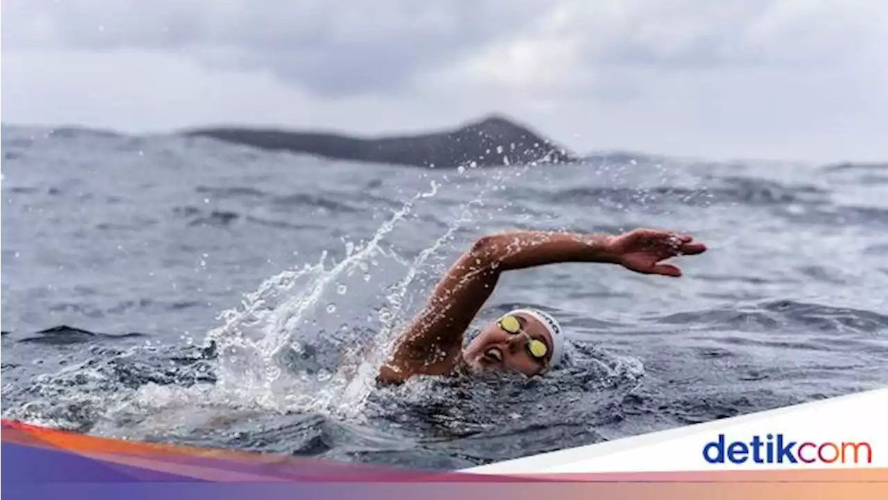 Aksi Perenang Wanita Lintasi Pasifik dan Atlantik, Raih Rekor Dunia