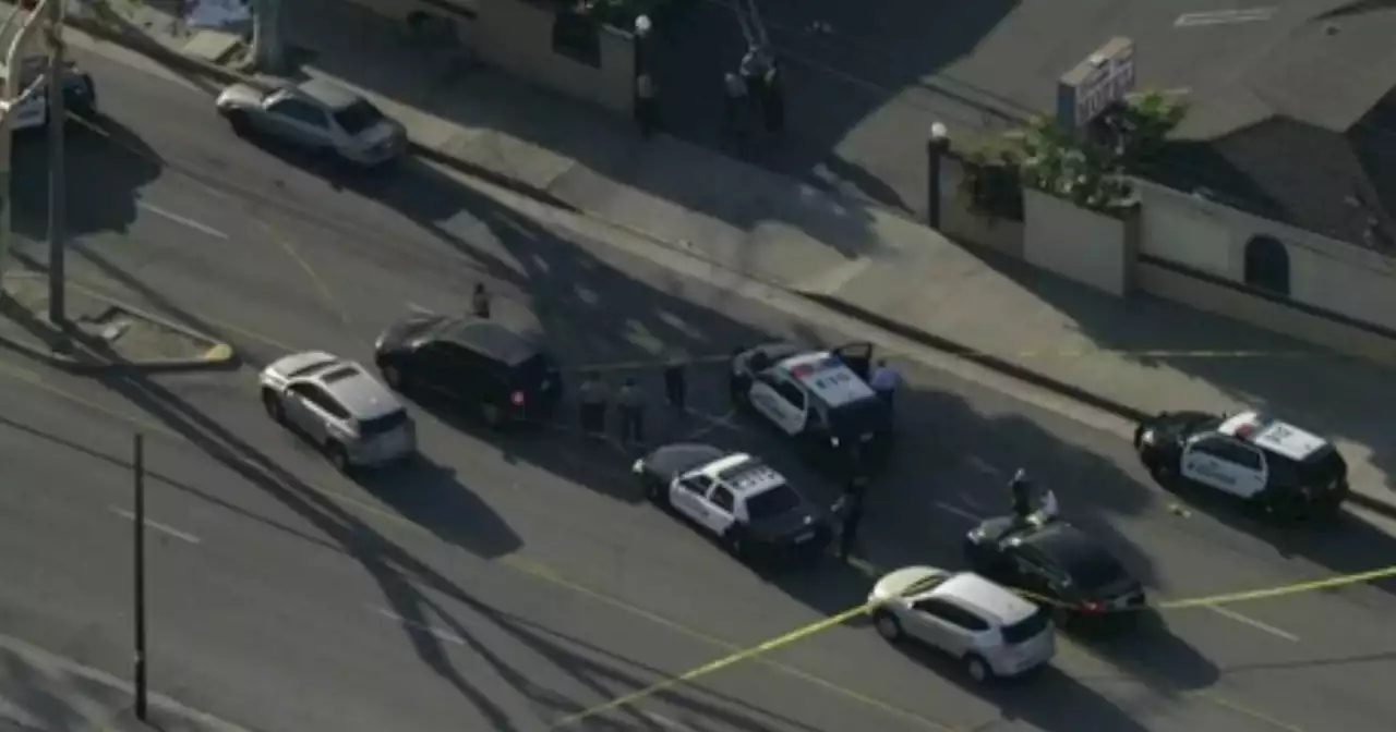 2 Southern California officers killed in shootout at motel