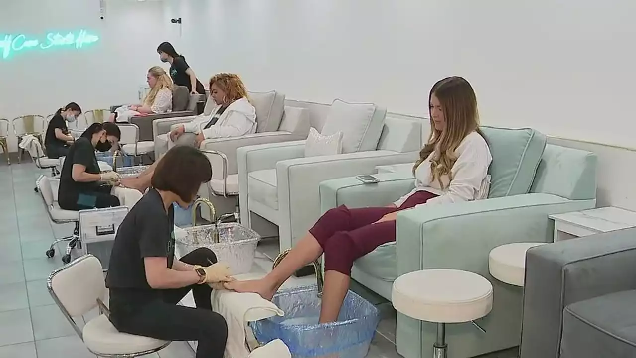 Hermosa Beach spa raises money for Trevor Project