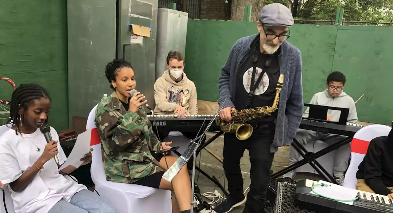 Pandemic porch concerts in Brooklyn evolve into a new music school