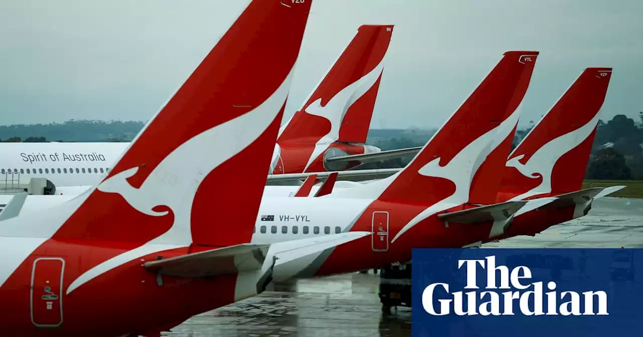 Qantas apologises to hundreds of passengers left stranded at US airport