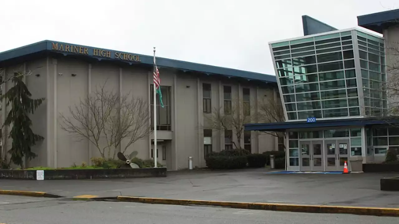 15-year-old arrested in shooting at Mariner High School parking lot