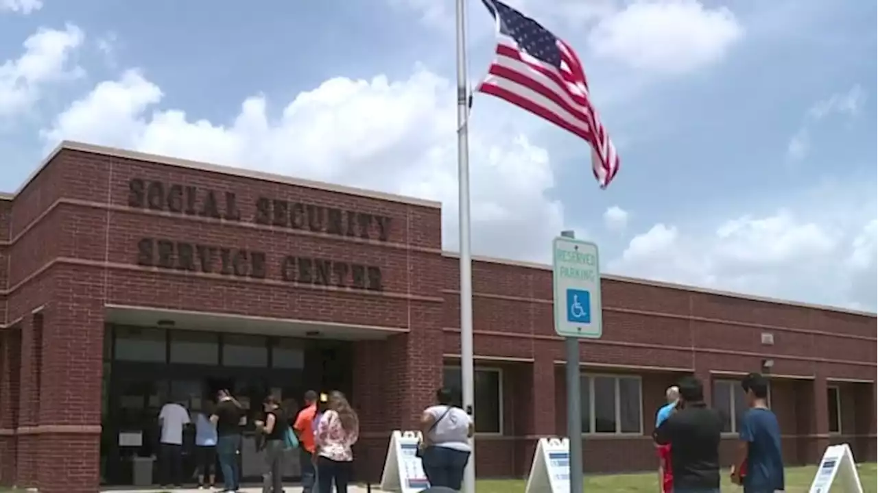 Social security administration making changes to mitigate long waits outside Houston area offices