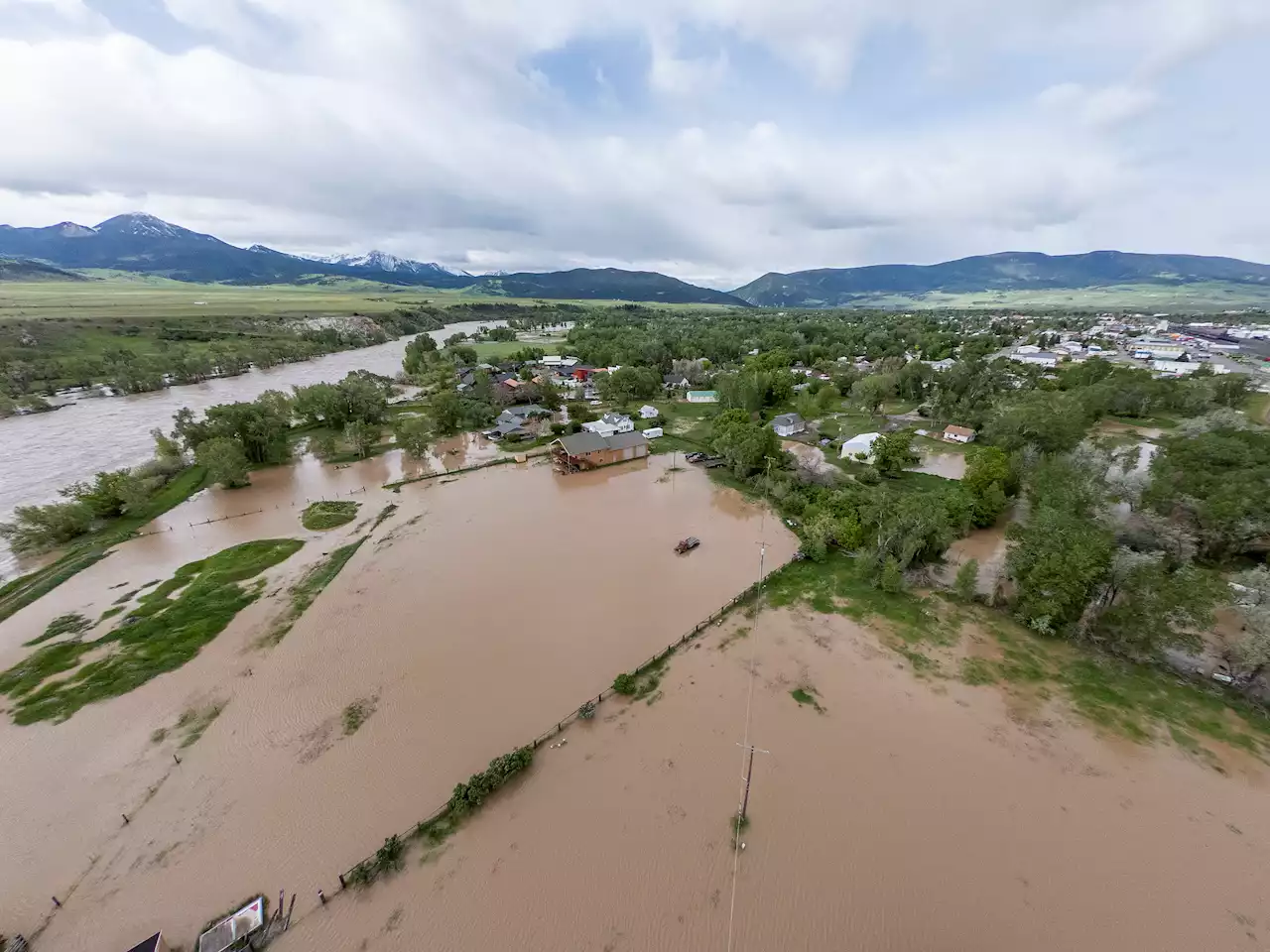 Yellowstone Floodwaters Threaten Water Supplies in Montana