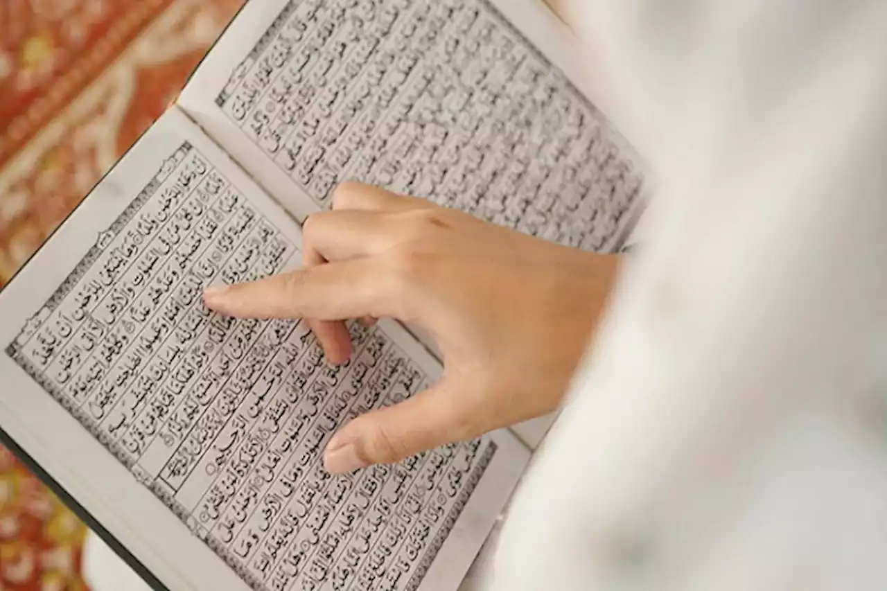 Hukum Baca Al-Qur'an Saat Haid, Boleh Enggak Sih?