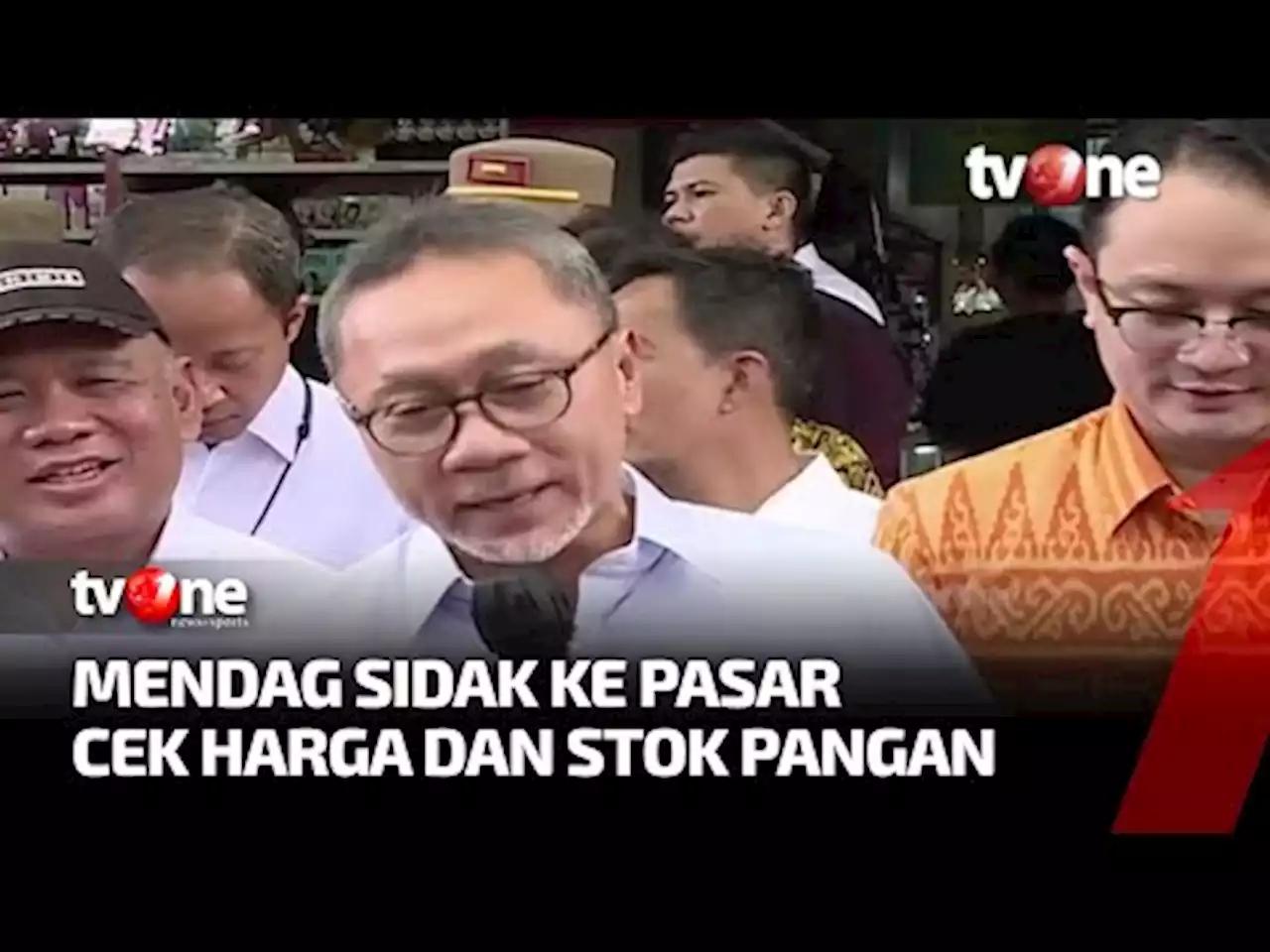 Sehari Menjabat Mendag Zulkifli Hasan Sidak ke Pasar - tvOne