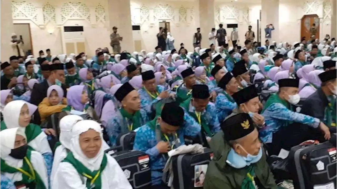 Bupati Sleman Antar Keberangkatan Calon Jemaah Haji