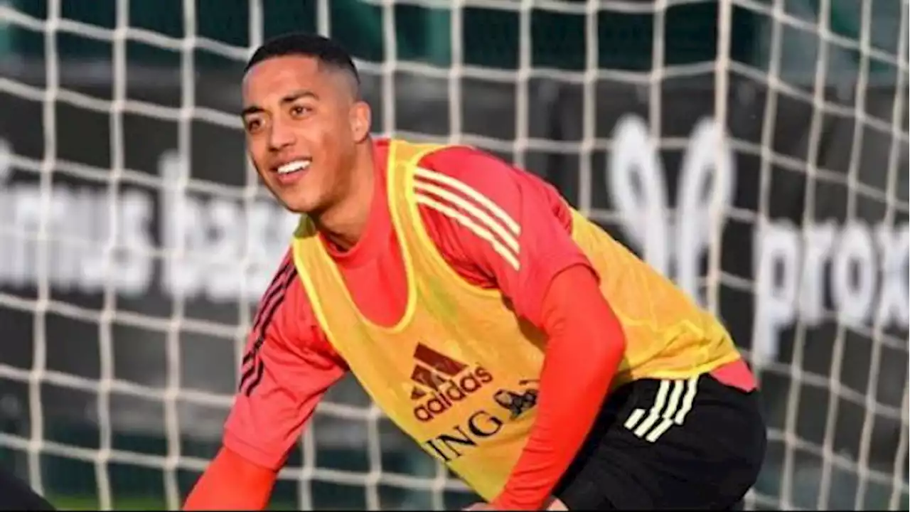 Arsenal Bidik 2 Gelandang, Youri Tielemans dan Fabio Vieira