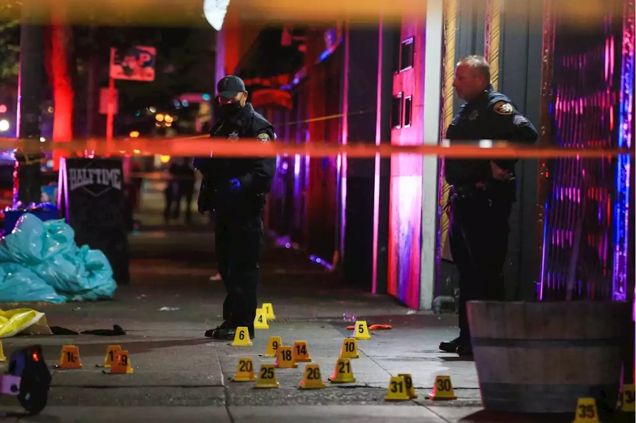 One dead, multiple people shot at downtown Oakland bar