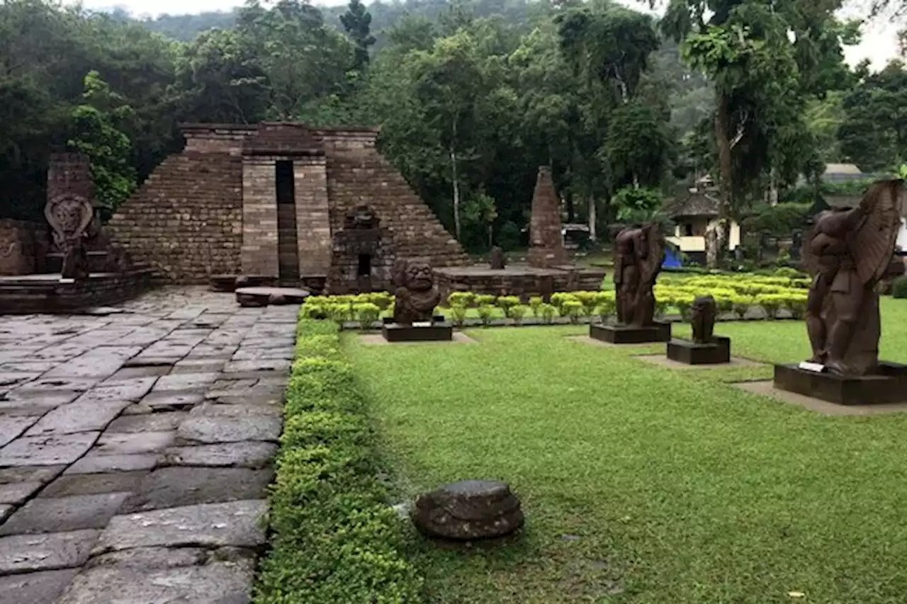 Waduh! Ada Mitos Tes Keperawanan di Candi Sukuh Karanganyar