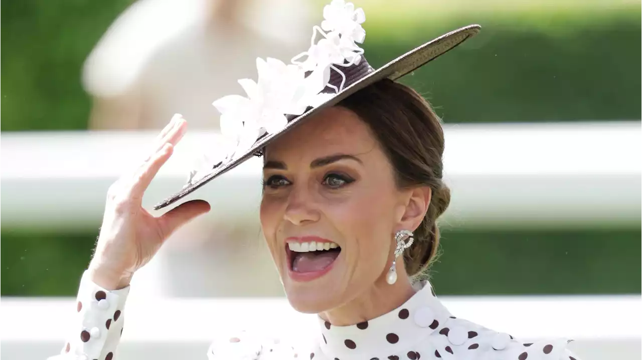 Royal Ascot 2022: Kate rende omaggio a Diana (e tutti il look del quarto giorno)