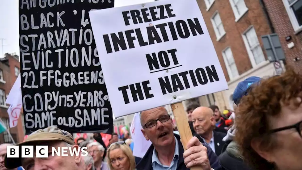 Workers take to London's streets amid cost of living crisis