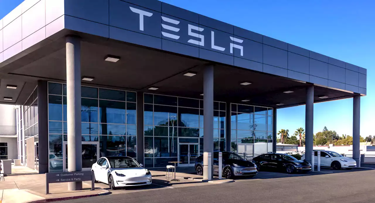 Untrained Tesla Employees Allegedly Being Used To Service Vehicles Faster, Claims Report | Carscoops