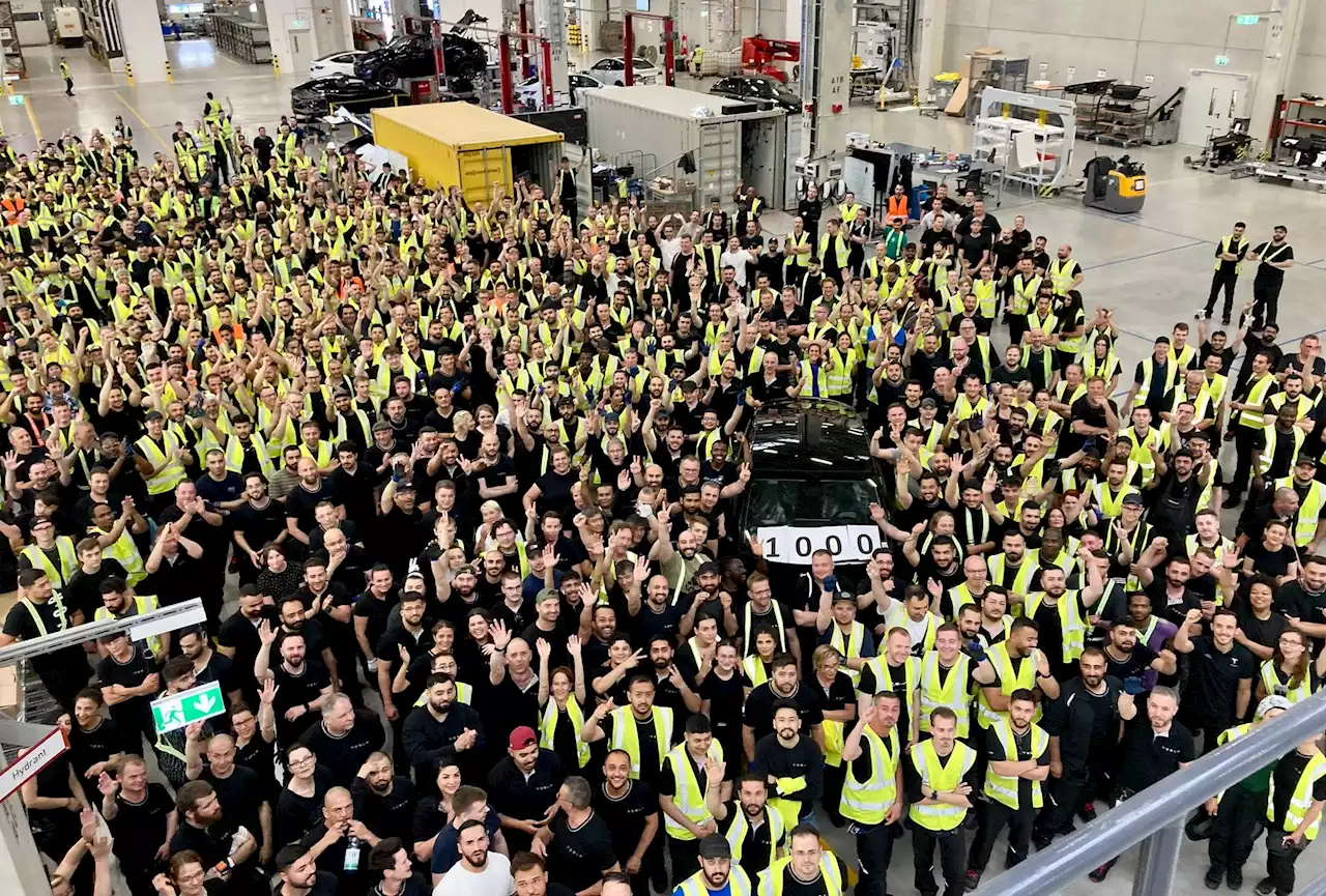 Tesla Giga Berlin Team Built Over 1,000 Model Y EVs This Week