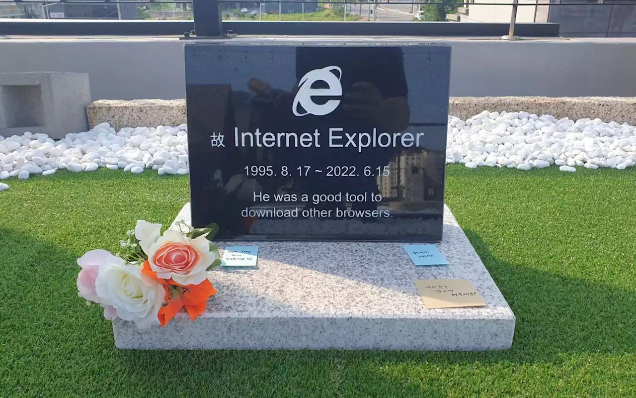 Someone made a tombstone to mark Internet Explorer’s end-of-support date | Engadget