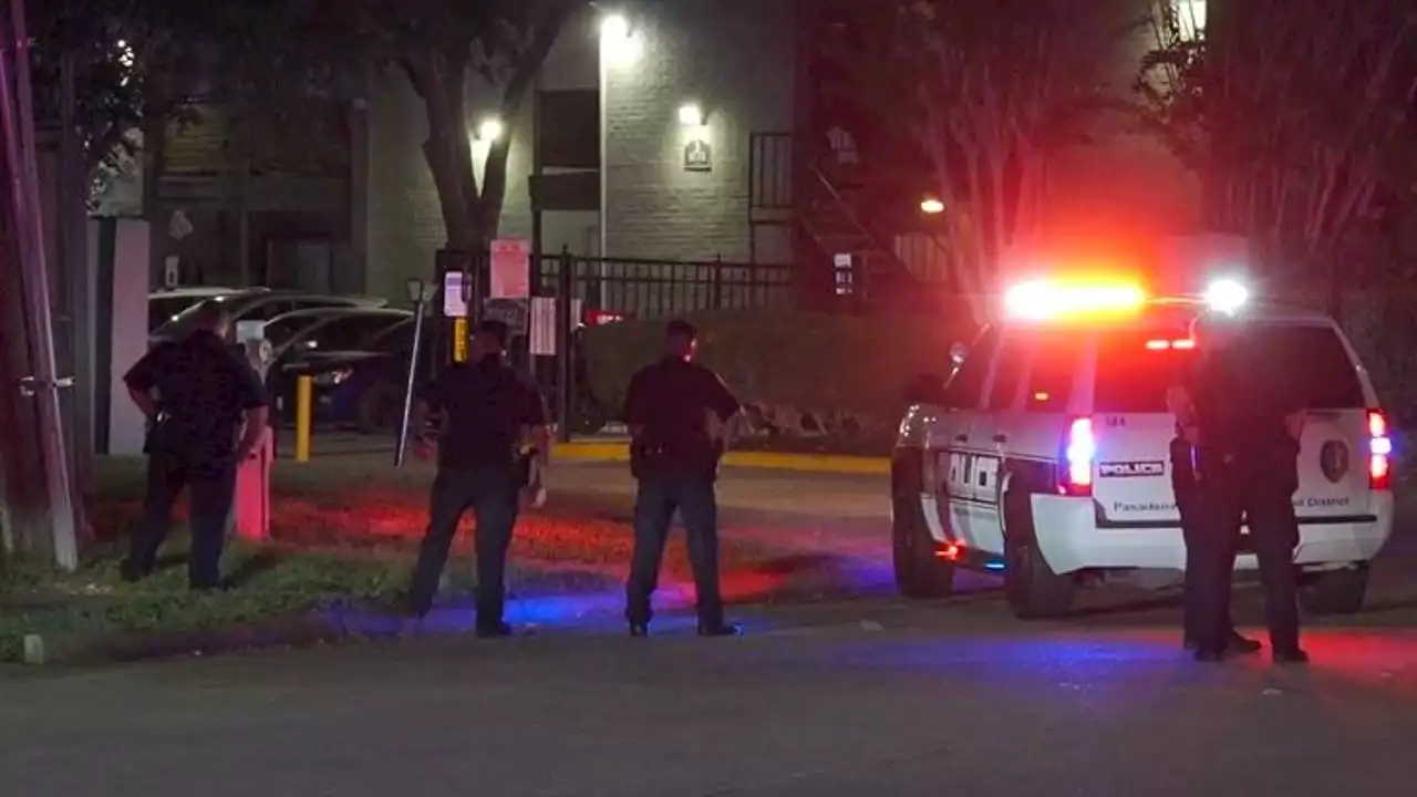 Houston PD officer shot on southeast side, suspected shooter found dead