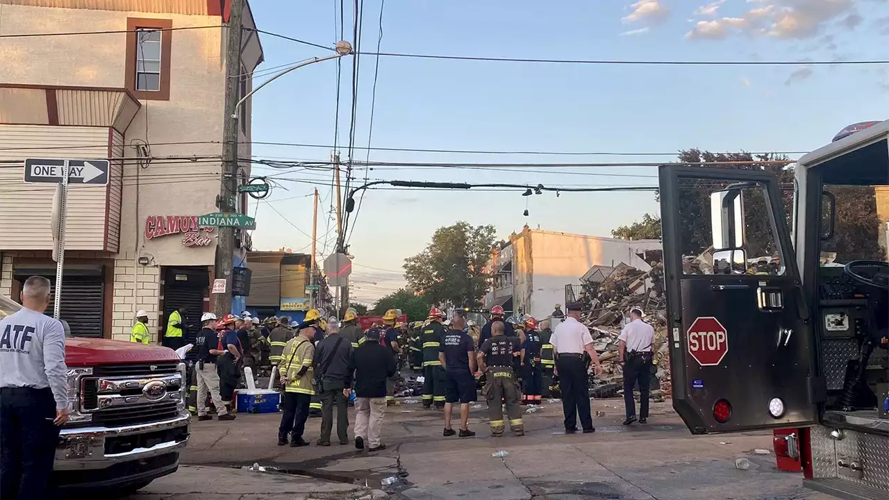 Philadelphia firefighter dies in building collapse