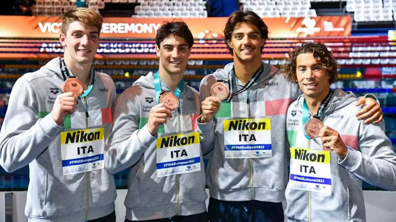 Mondiali, prima medaglia per l'Italia: bronzo 4x100 con Miressi, Ceccon, Zazzeri e Frigo