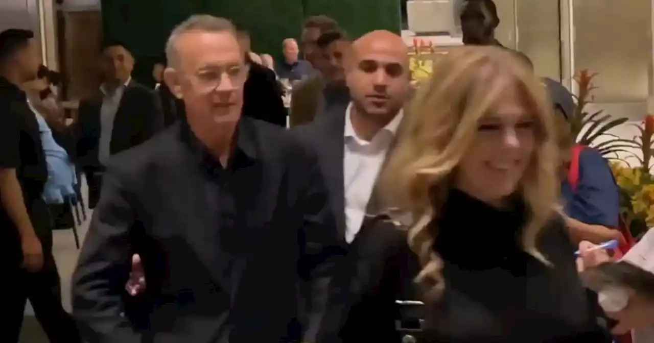 Video shows Tom Hanks telling fans to 'back off' after they bump into his wife Rita Wilson