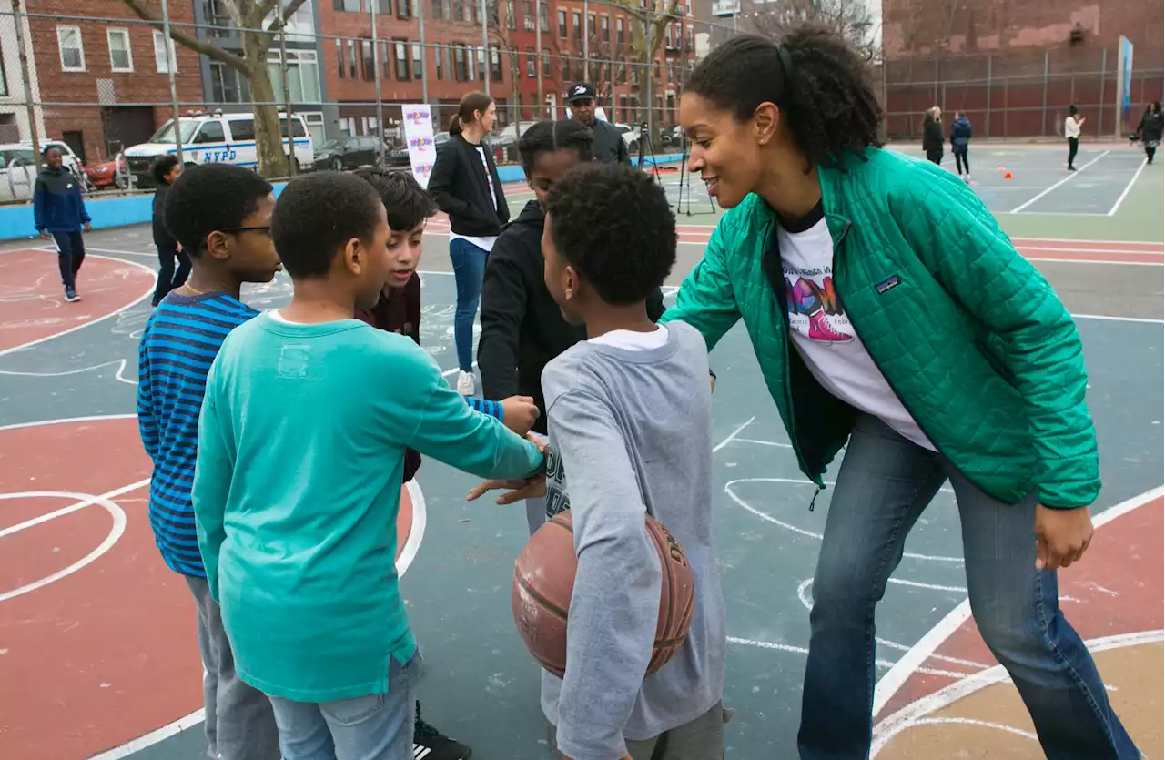 WNBA launches mentoring and financial education initiative - New York Amsterdam News