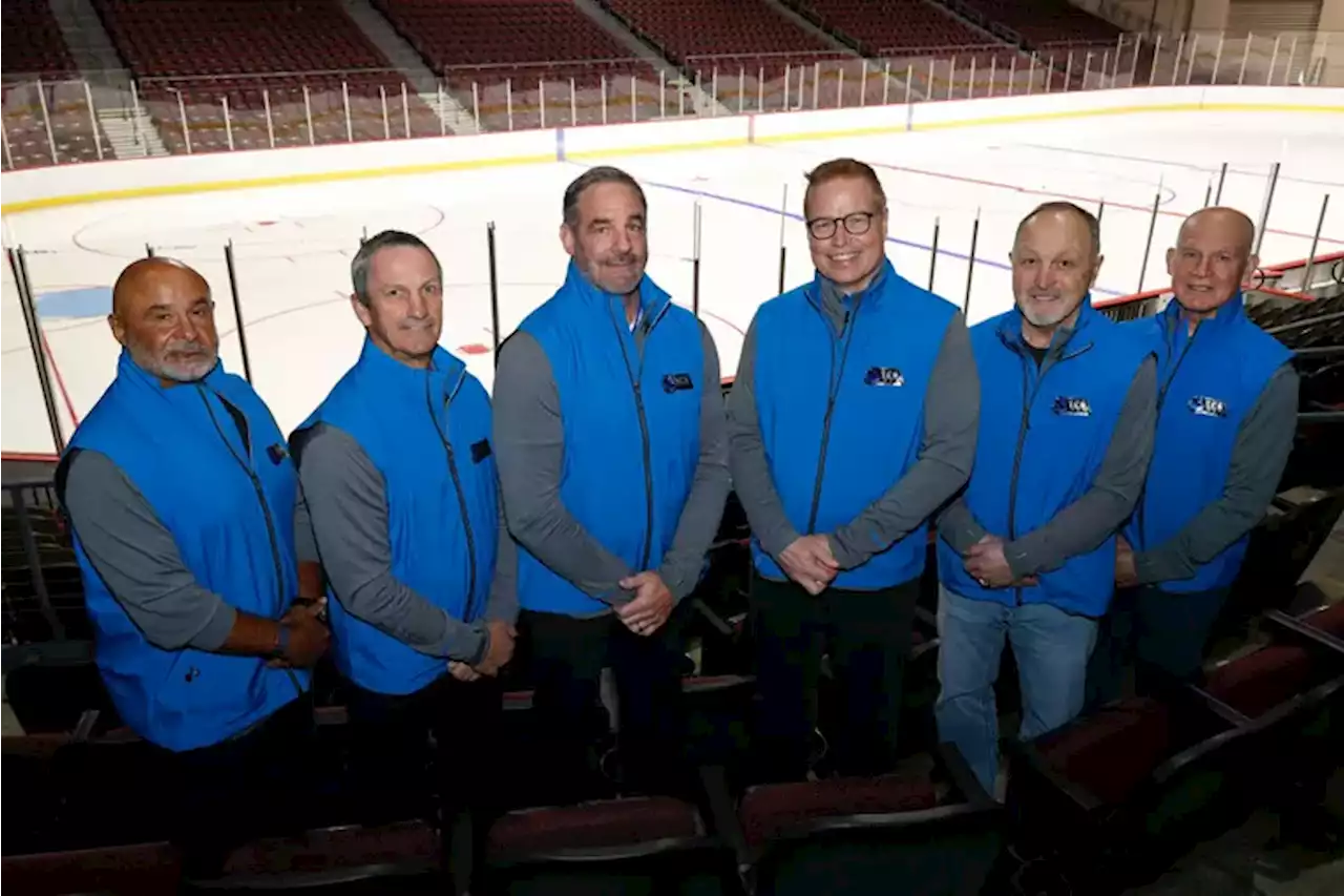 Flyers great John LeClair is back in hockey as a coach with 3ICE, a new pro 3-on-3 league