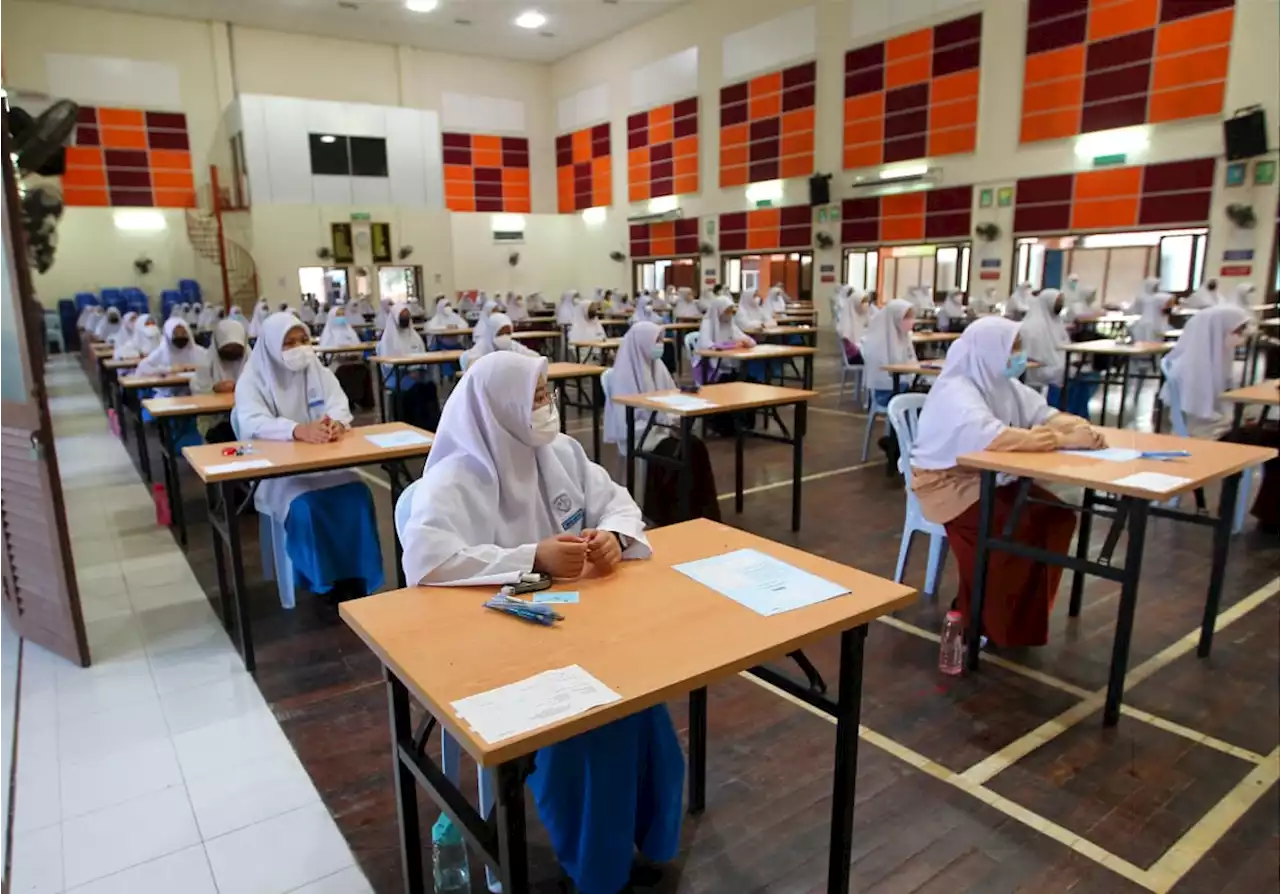 Kerajaan kena siasat calon SPM tercicir