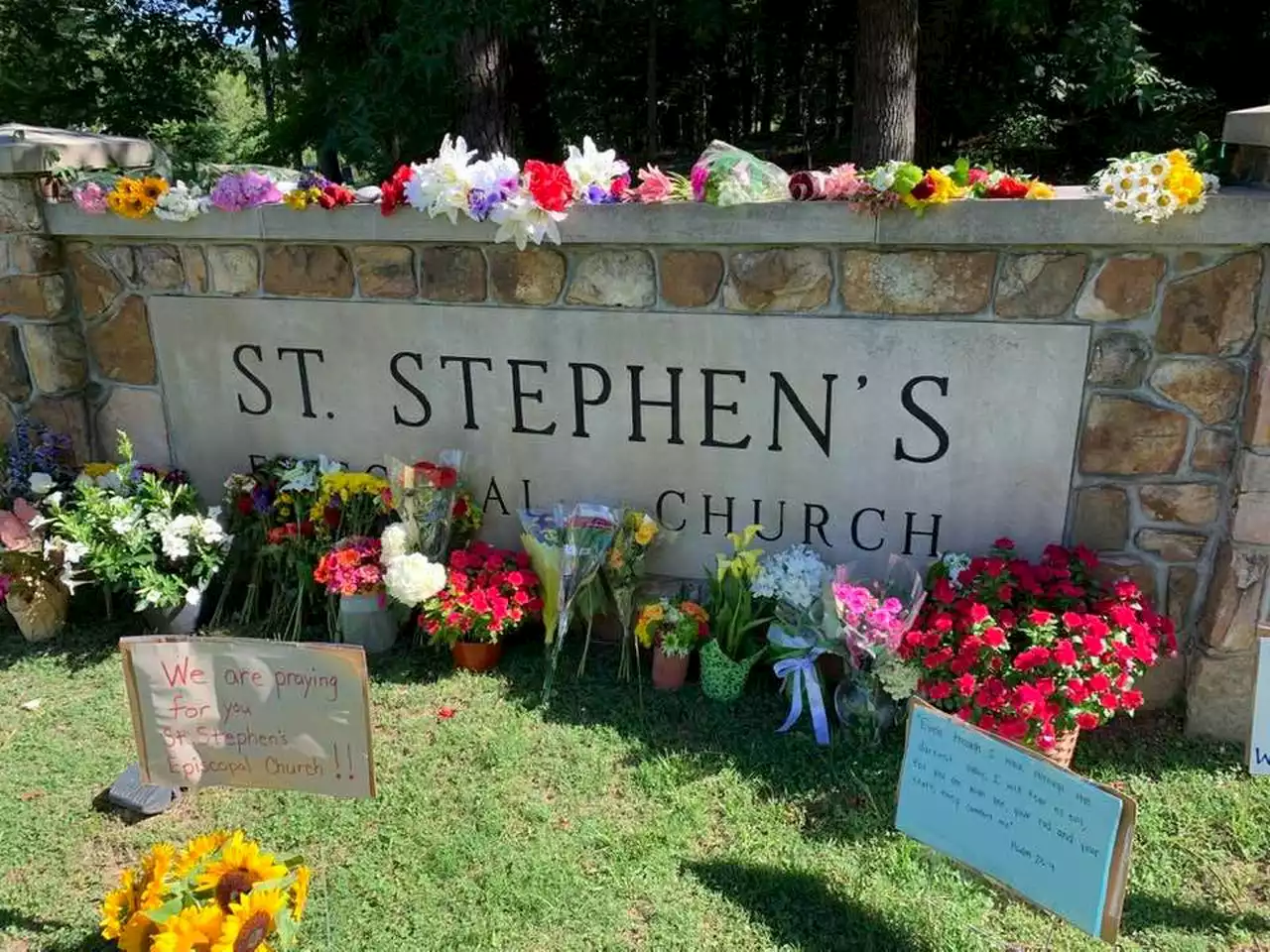 St. Stephen's Church returns on Sunday after shooting with message of love