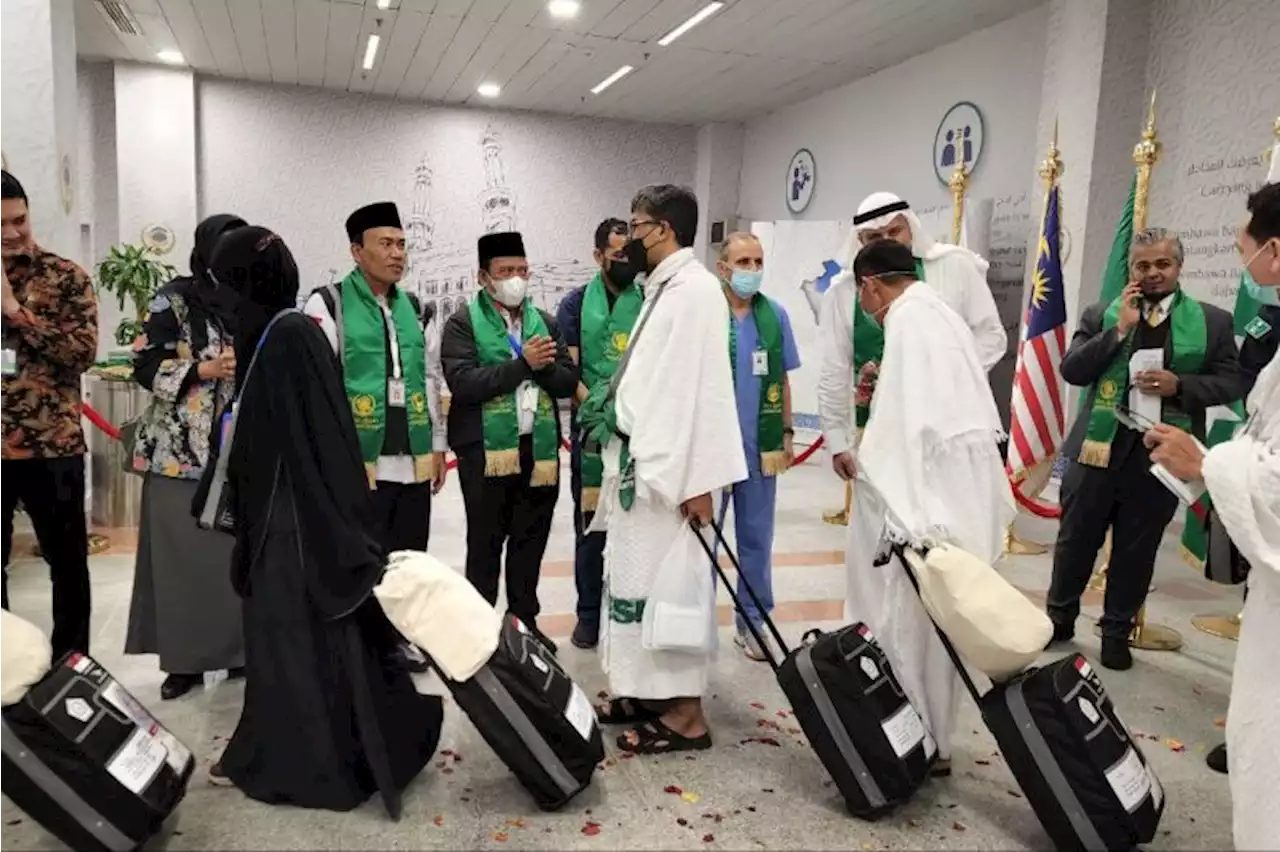 Jamaah Indonesia mendapat sambutan hangat di bandara Jeddah