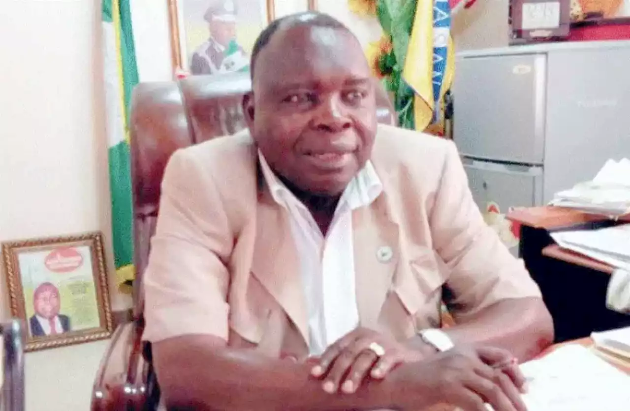 2023: Ex-DIG Ekpoudom urges supporters to stay calm over submission of Akpabio's name to INEC