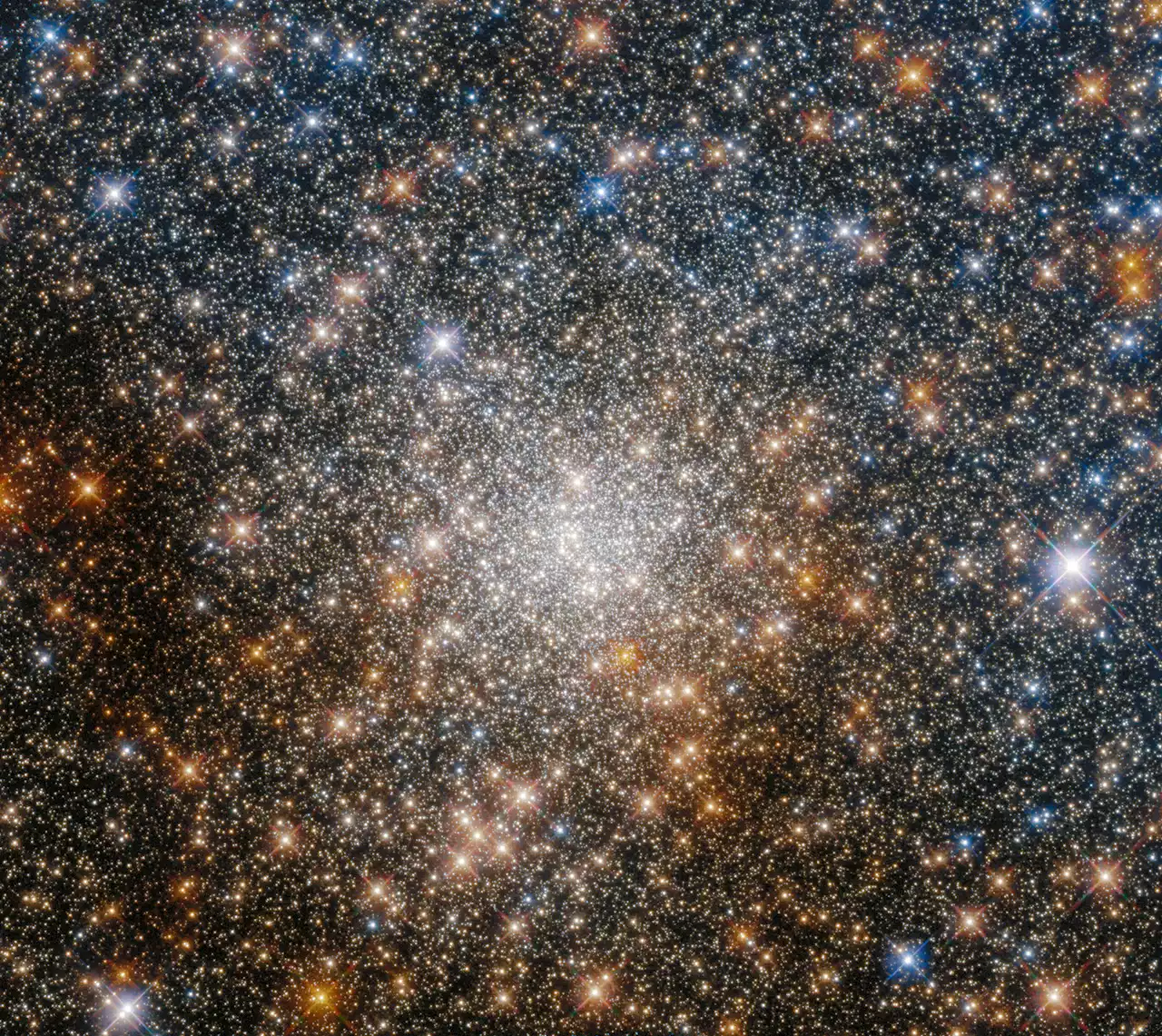 Hubble snaps globular cluster near the heart of our galaxy | Digital Trends