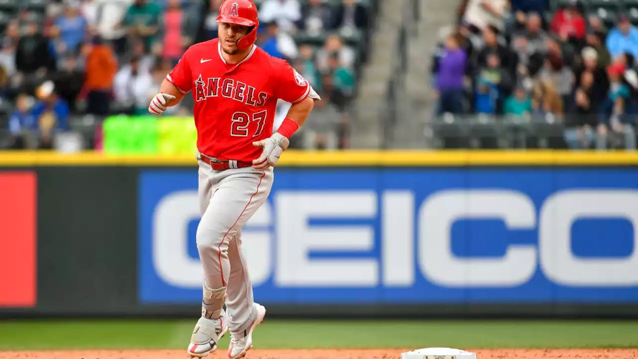 Mike Trout homer sinks Mariners 4-2 in 10 innings in first of doubleheader