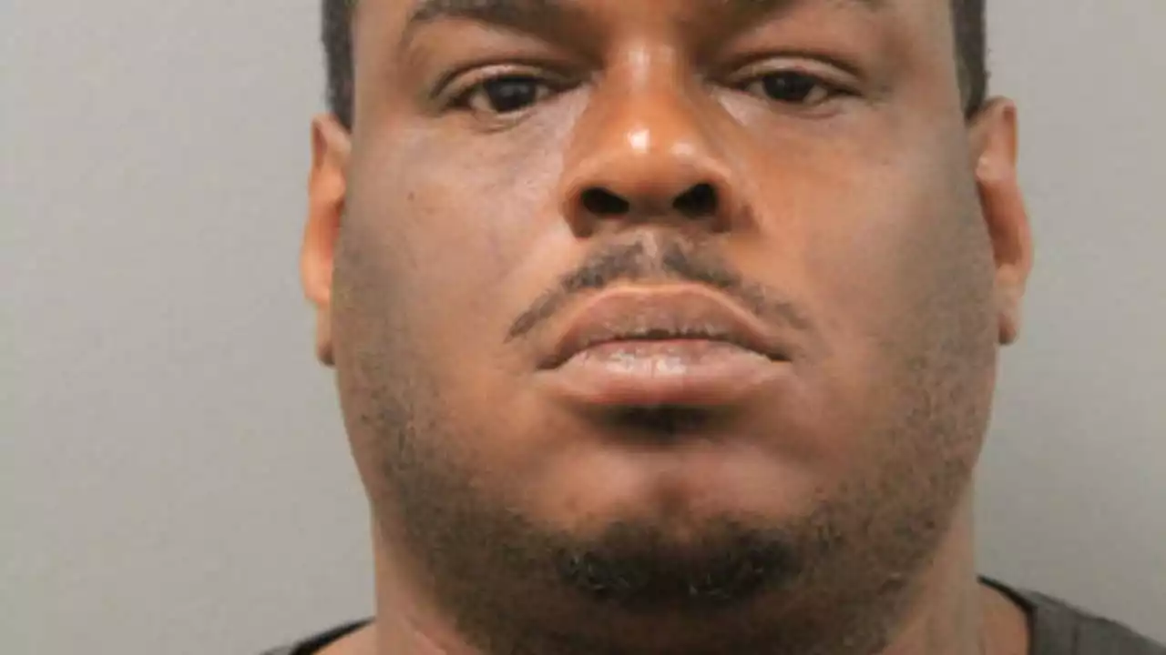 $1M bail for Austin man charged with attempted murder of Chicago police officer