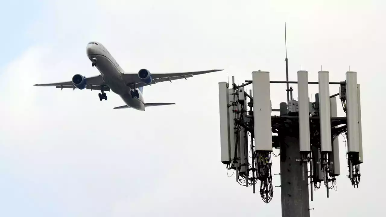 Verizon, AT&T agree to delay some 5G service over airline concerns