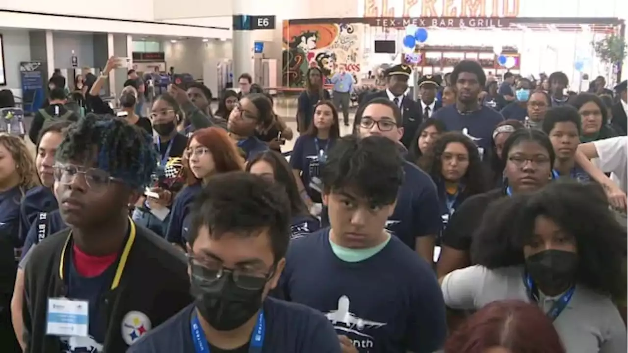 United Airlines, Mayor Turner host commemorative Juneteenth flight for Houston-area students