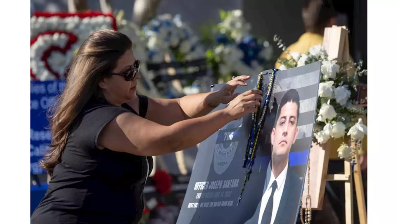 2 fallen El Monte officers honored as ‘brave men’ at vigil