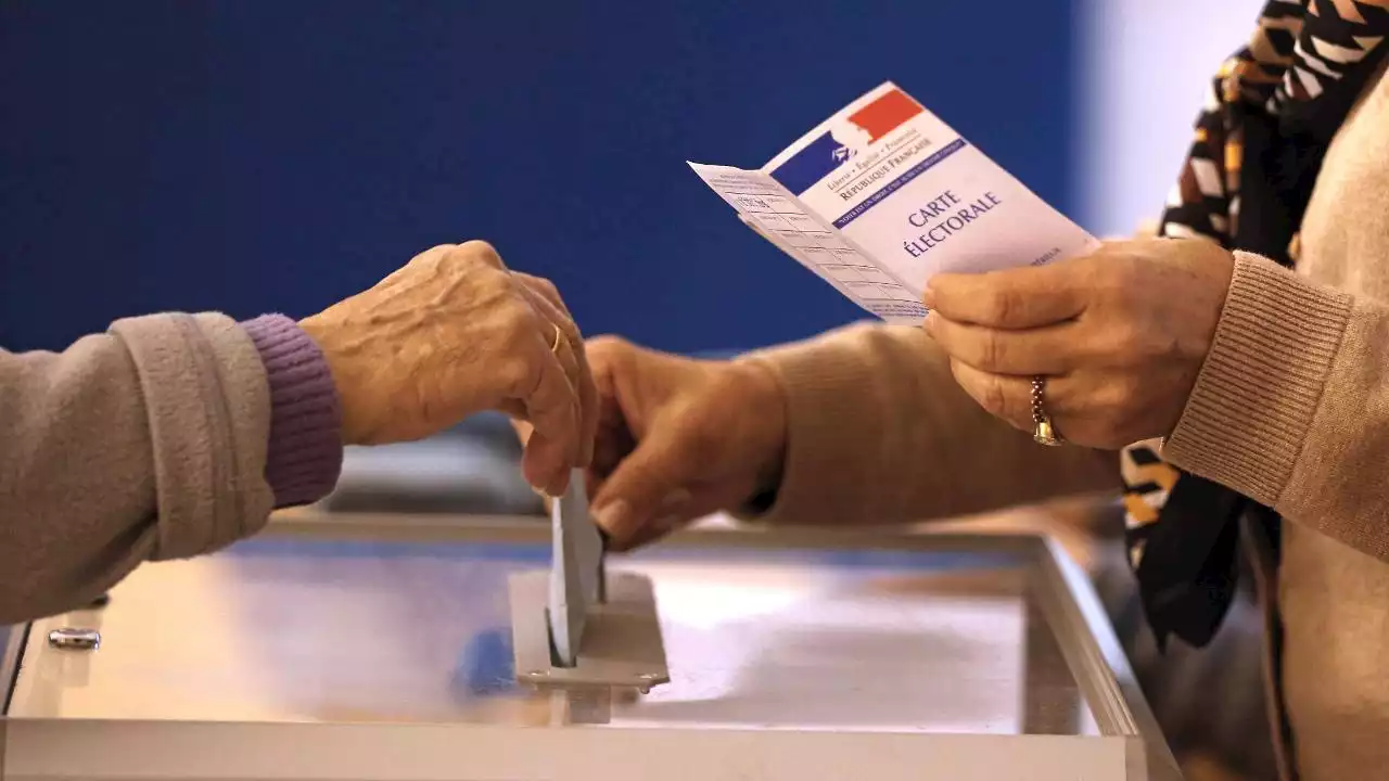 Francia, seggi aperti per il secondo turno delle elezioni legislative: Macron a caccia della maggioranza. Rischio astensionismo