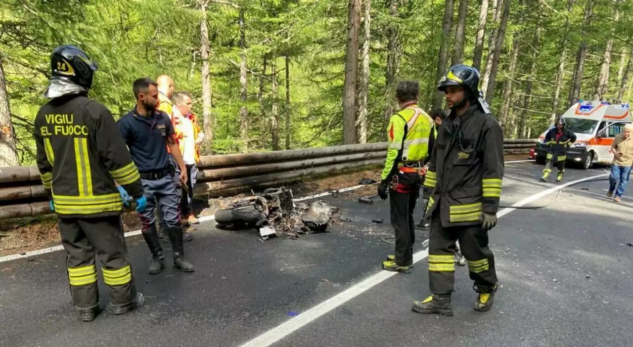 Gran San Bernardo, spaventoso schianto tra due moto: morti due centauri