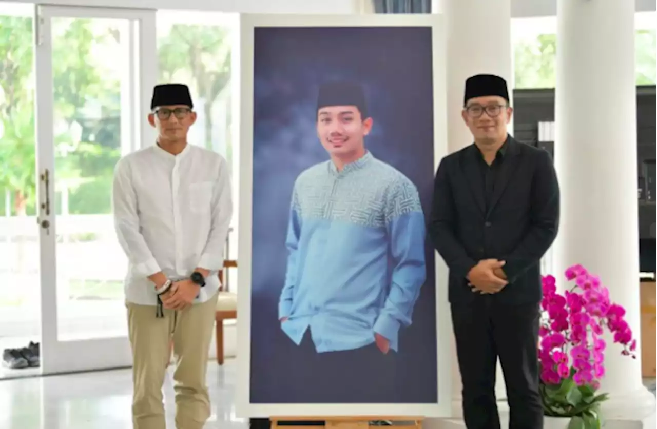 Sandiaga Uno Takziah ke Ridwan Kamil