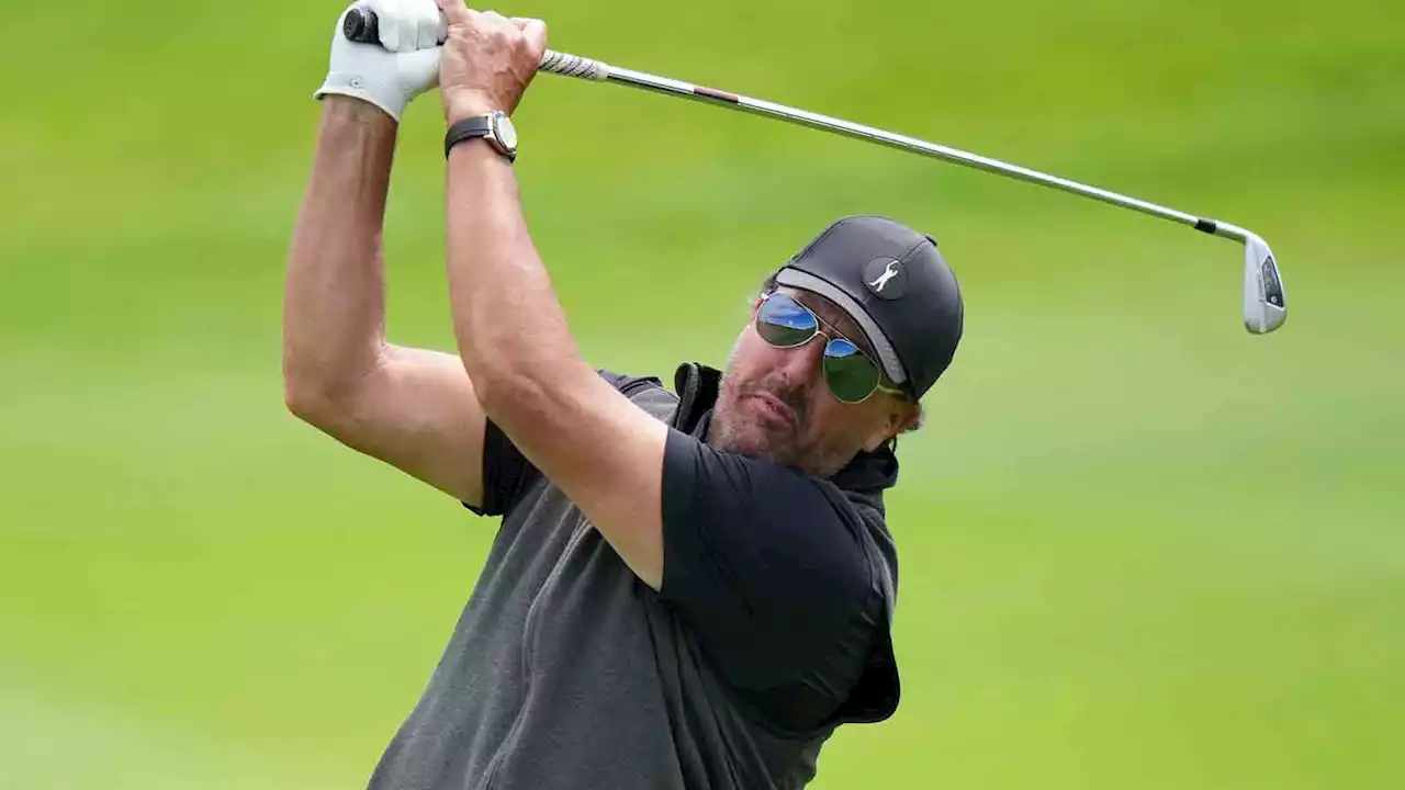 Phil Mickelson Apologizes to US Open Fan (No, Not For That)