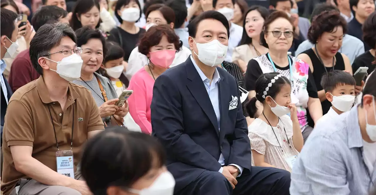 윤 대통령 집들이... '입주 허락 감사, 용산을 서울 중심으로'