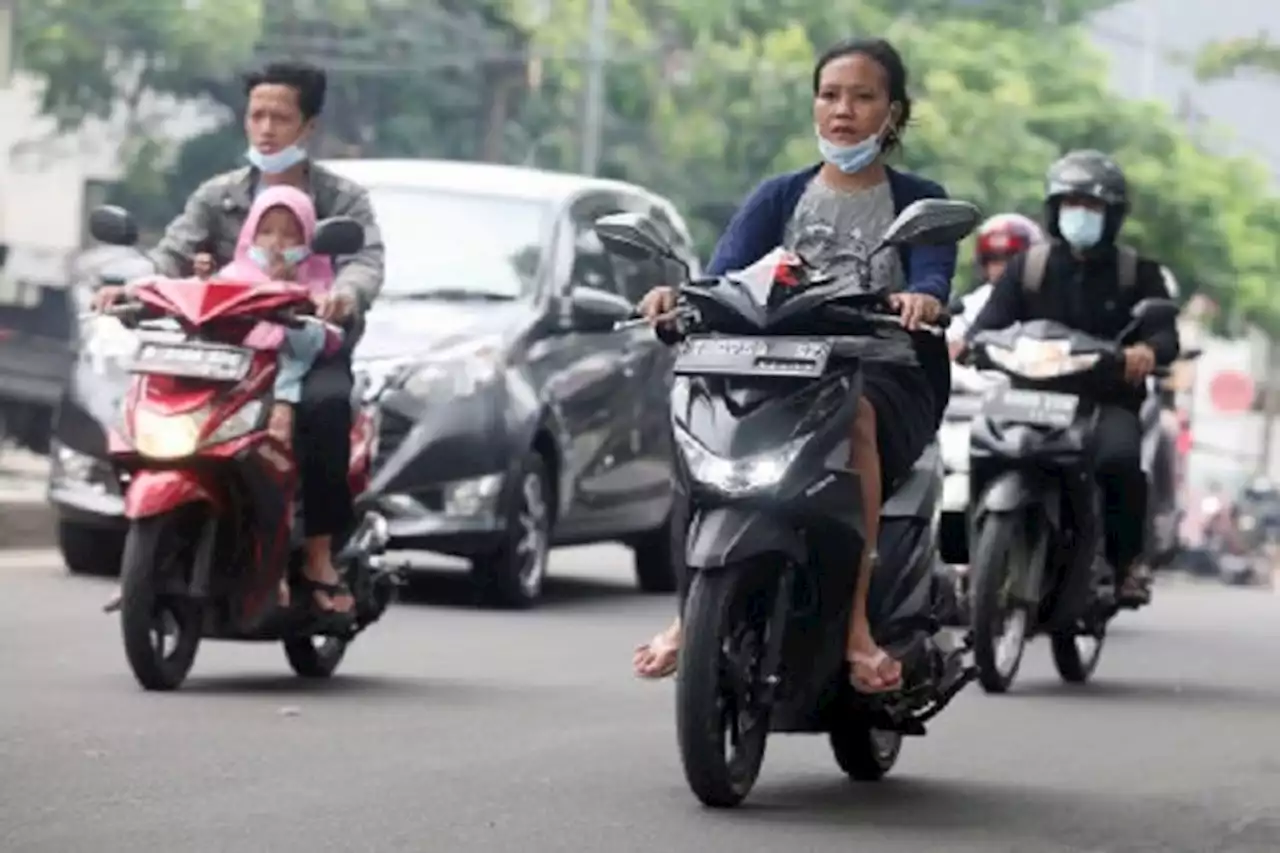 Cek Fakta: Beredar Kabar Polisi akan Tilang Pengendara Motor Pakai Sandal Jepit, Simak Fakta Sebenarnya - Pikiran-Rakyat.com