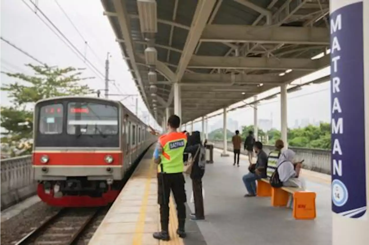 Uji Coba Operasional, 2.514 Penumpang KRL Naik dan Turun di Stasiun Matraman