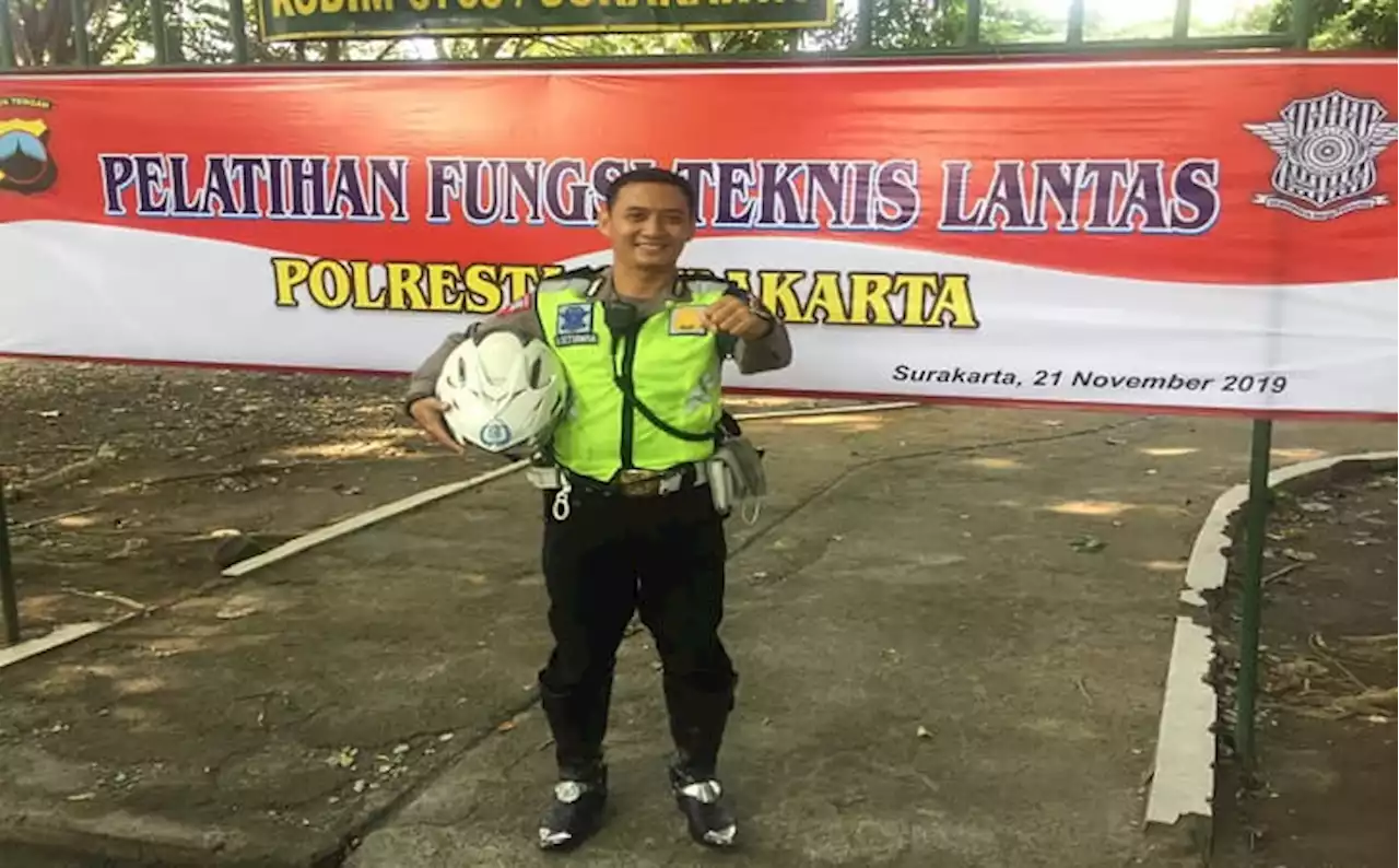 Ini Sosok Polisi Viral Solo, Bikin Konten Naik Motor Pakai Sandal Jepit