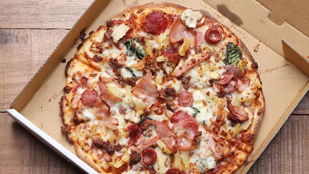 What you get on your pizza explains your personality - and why pineapple is good