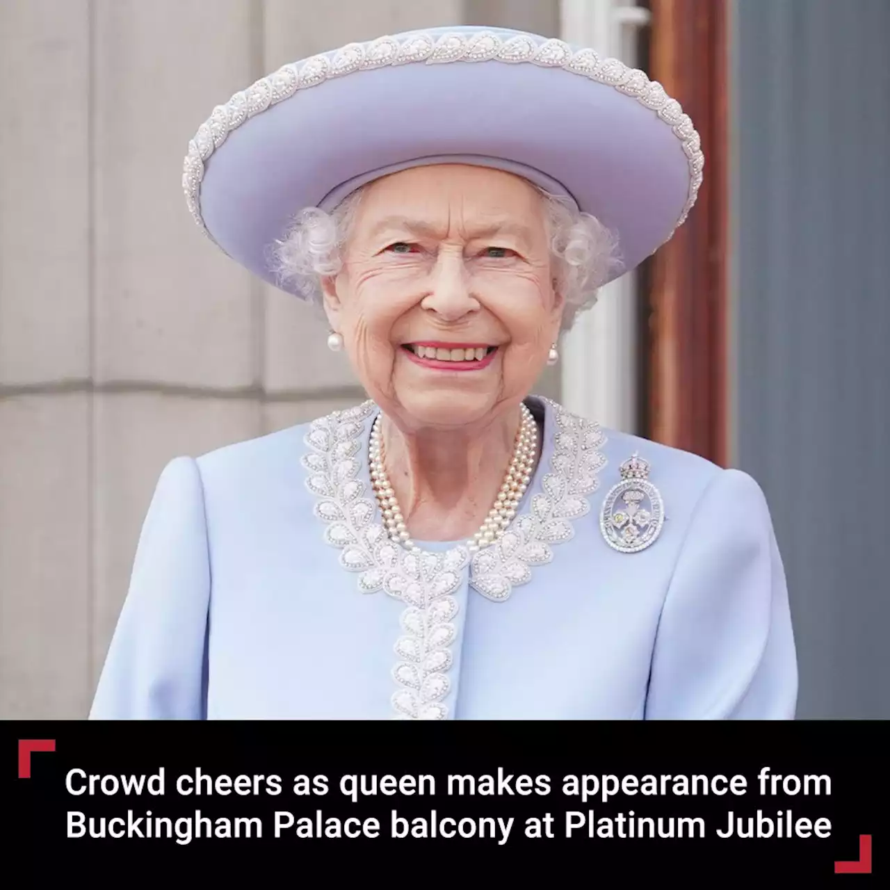 Queen Elizabeth's Platinum Jubilee: Senior royals watch military flypast from balcony