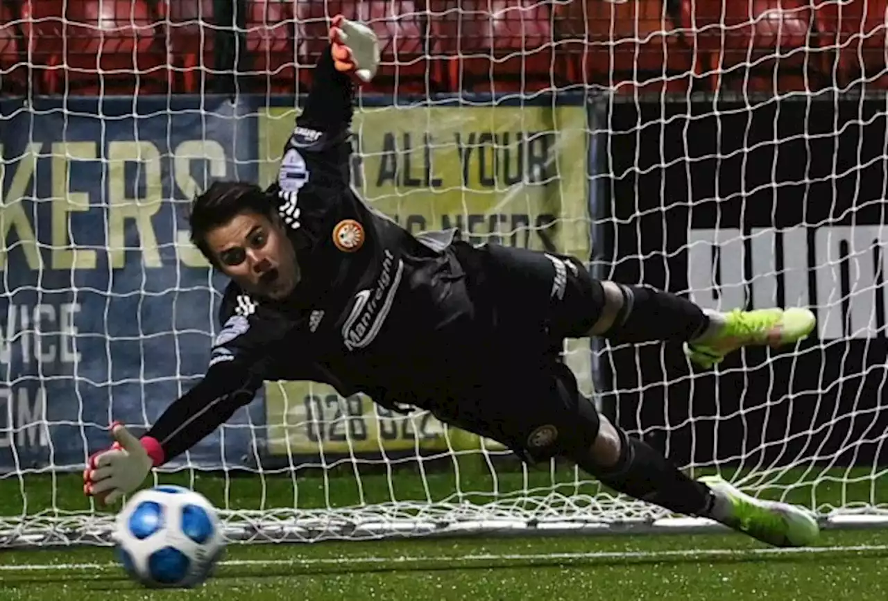 SA 'keeper Jethren Barr pens three-year Portadown extension