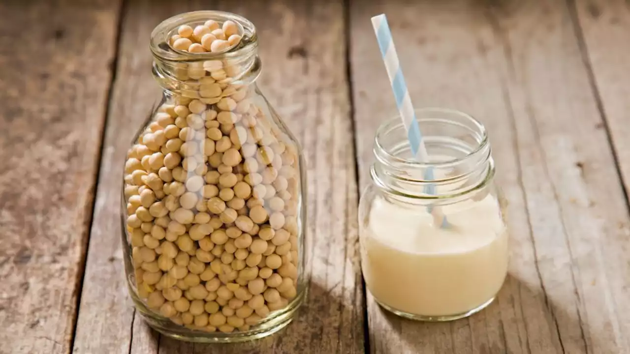 Soy milk: nutrition facts and health benefits