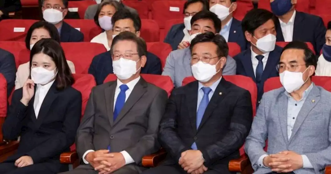 [속보] 민주당 비대위 전원 사퇴 “이번 지방선거 결과 책임”