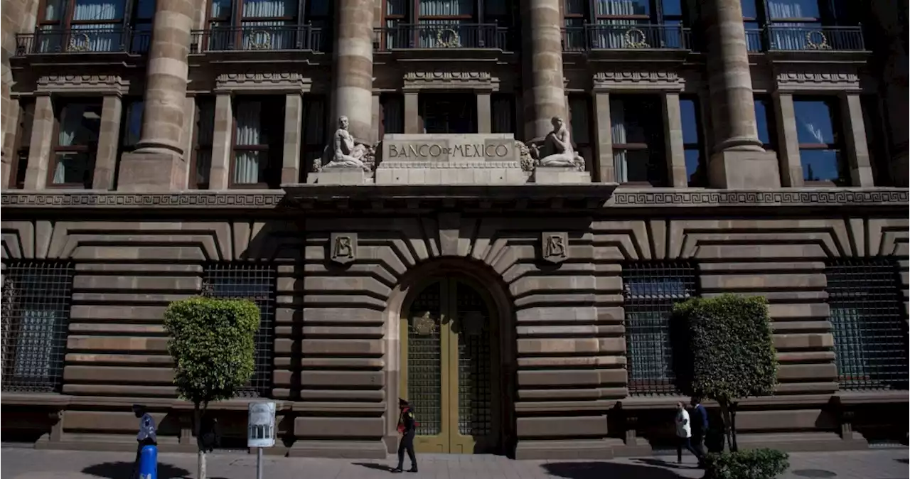 Banxico reduce previsión del PIB a 2.8% en 2022, y prevé cierre de inflación en 6.4%