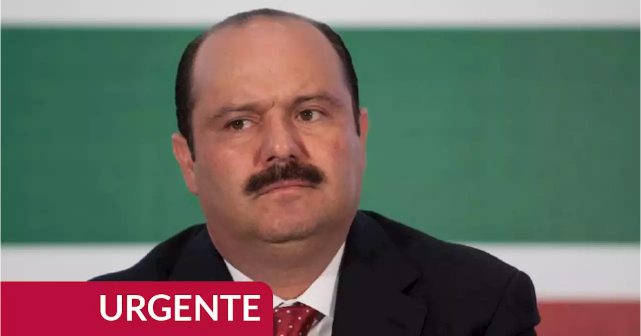 Exgobernador acusado de corrupto llega al país en avión de la FGR para ser juzgado